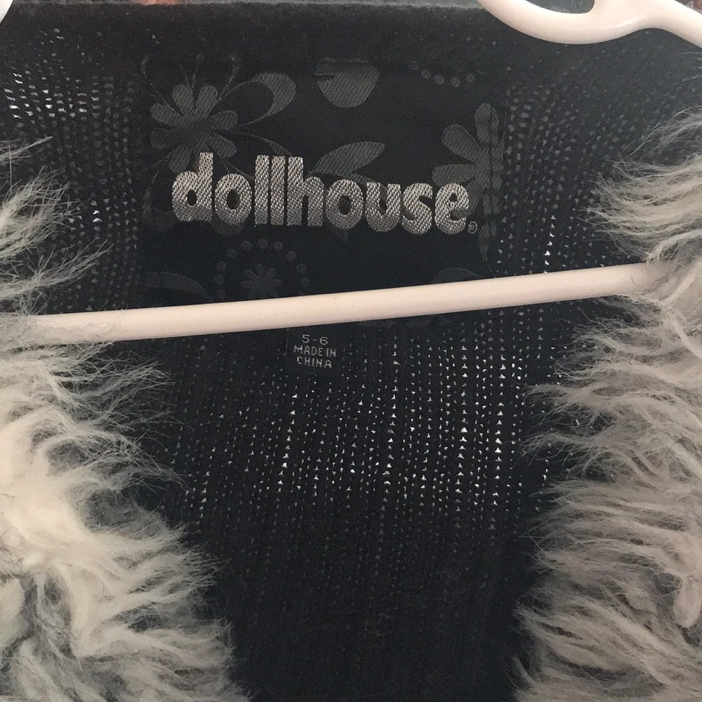 Girls size 5/6 vest - Picture 2 of 3